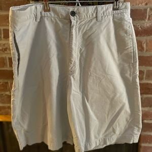 EUC Mens Izod shorts size 36